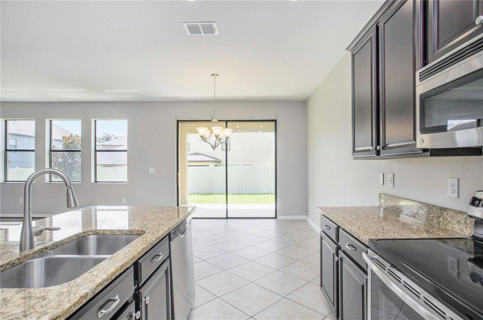 OAKS AT SHADY CREEK PH 1 - Residential Lease