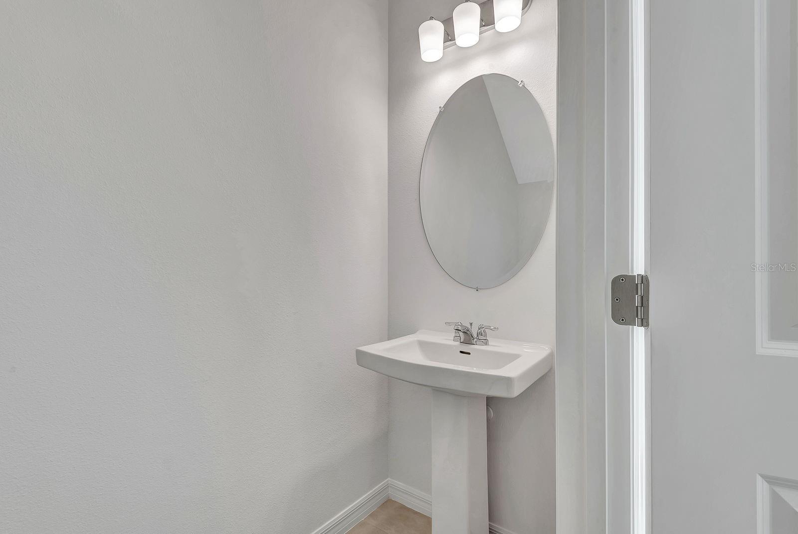TOWNHOMES AT AZARIO - Residential Lease