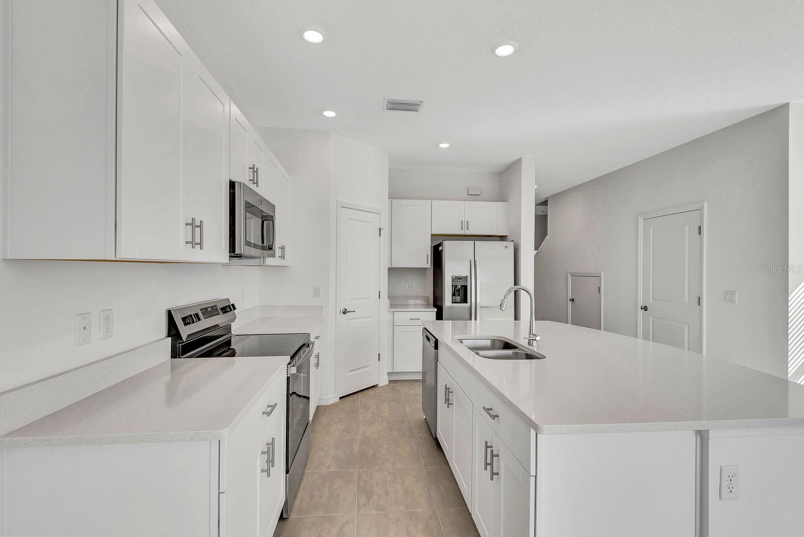 TOWNHOMES AT AZARIO - Residential Lease