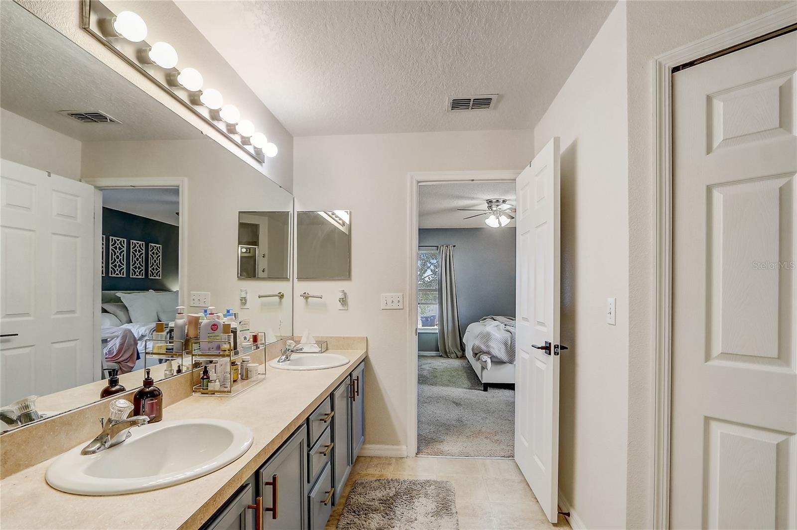 GROVELAND LEXINGTON VILLAGE PH I - Residential