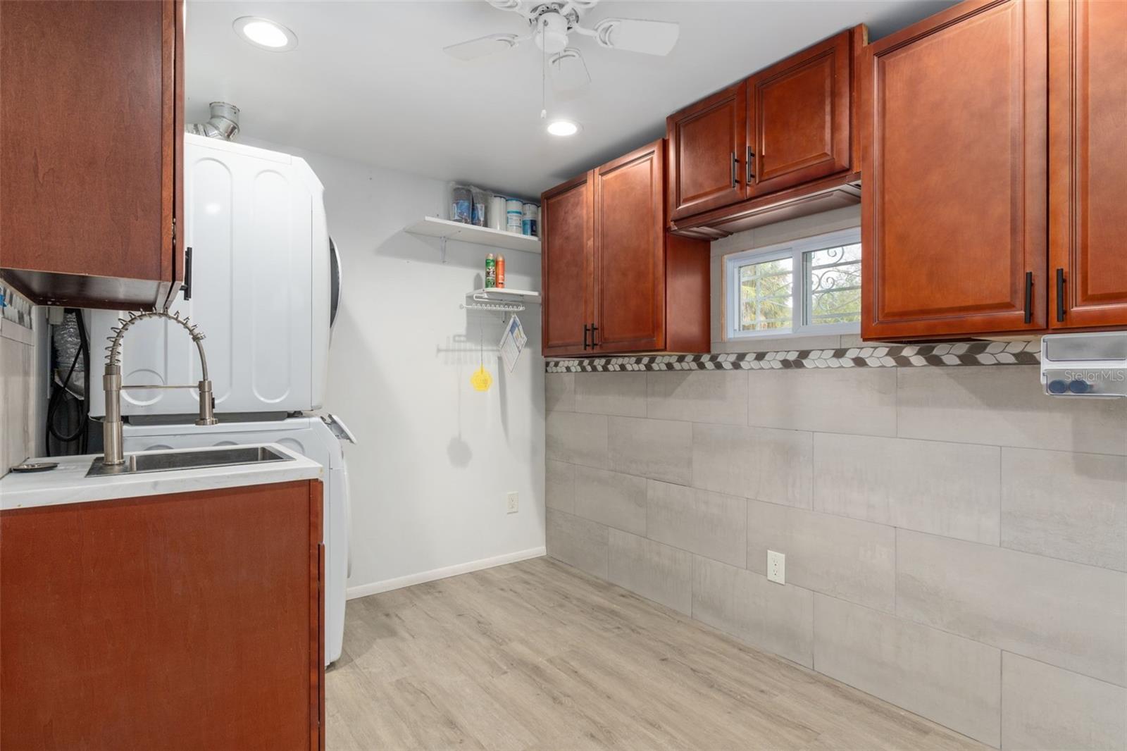 CASONS INGLIS ACRES 01 - Residential