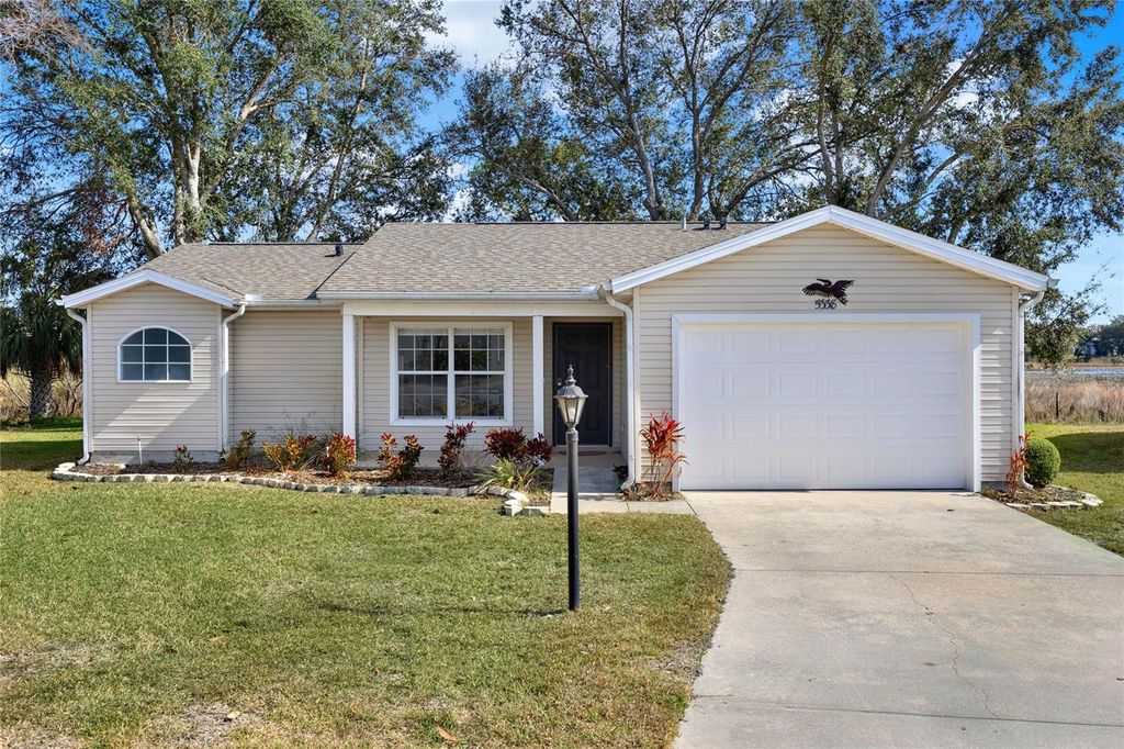Photo of 5338 Tigers Tail, Leesburg, FL 34748 (MLS # G5111041)