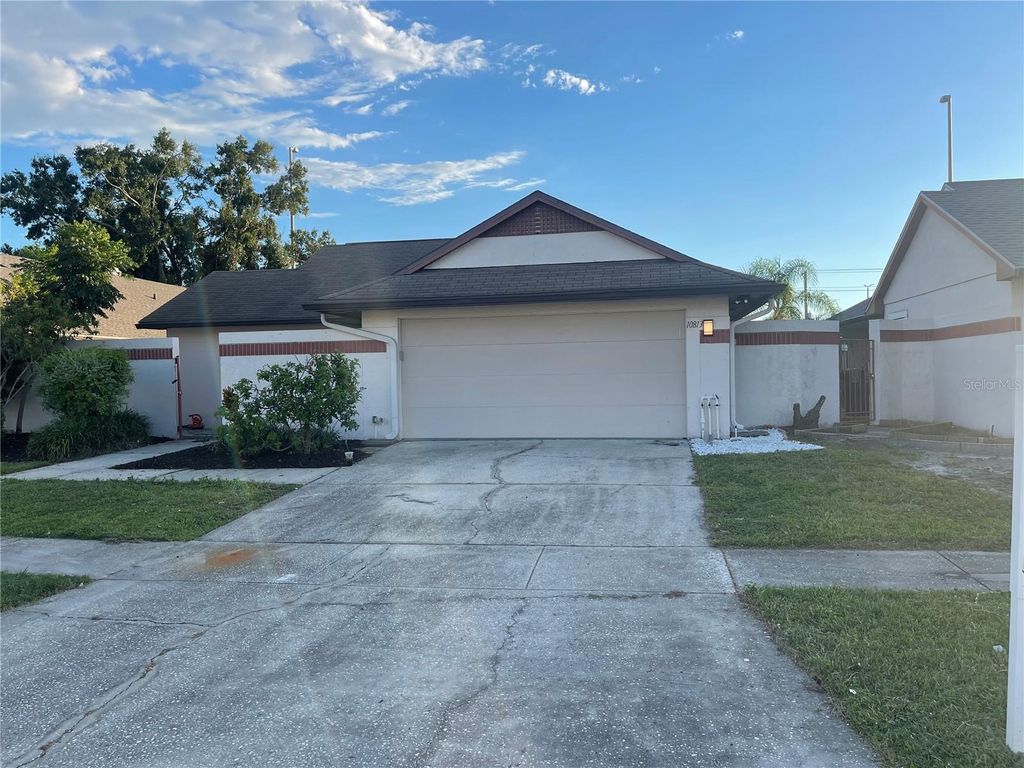 Photo of 10813 Venice Circle, Tampa, FL 33635 (MLS # TB8442235)