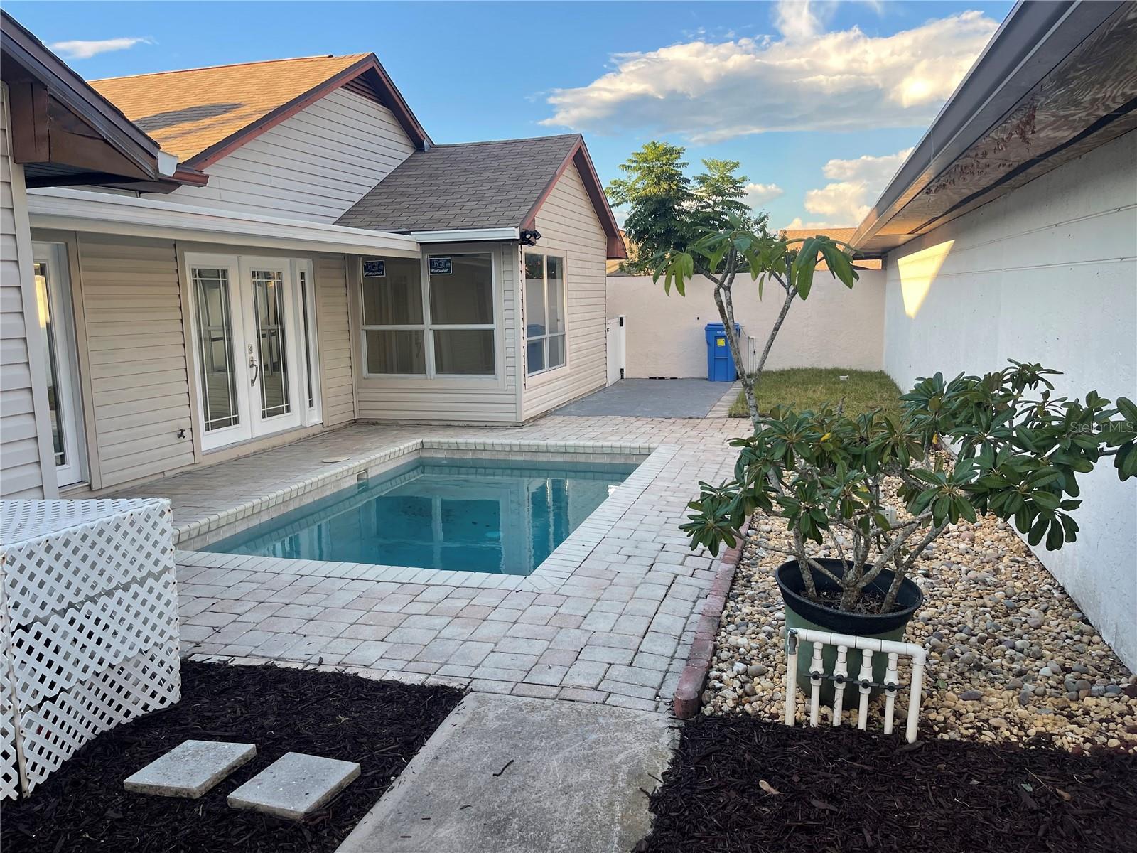 BAYPORT WEST PH I - Residential Lease