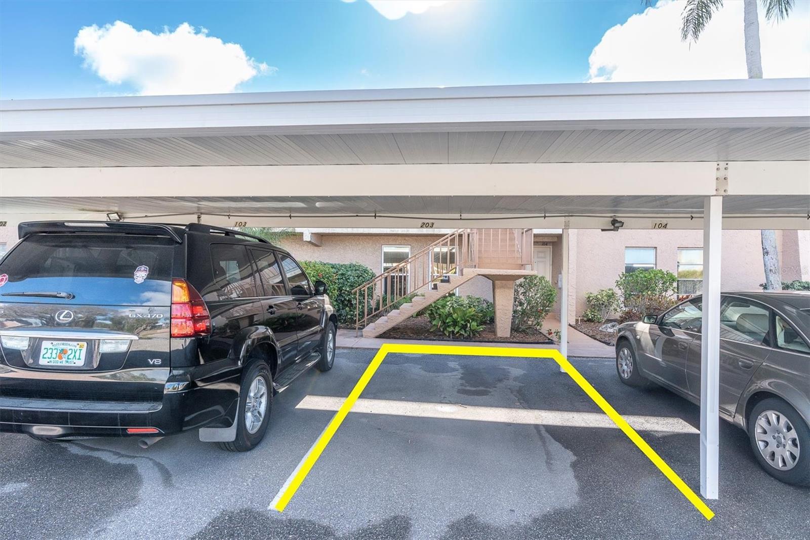 PENTHOUSE GREENS - Residential