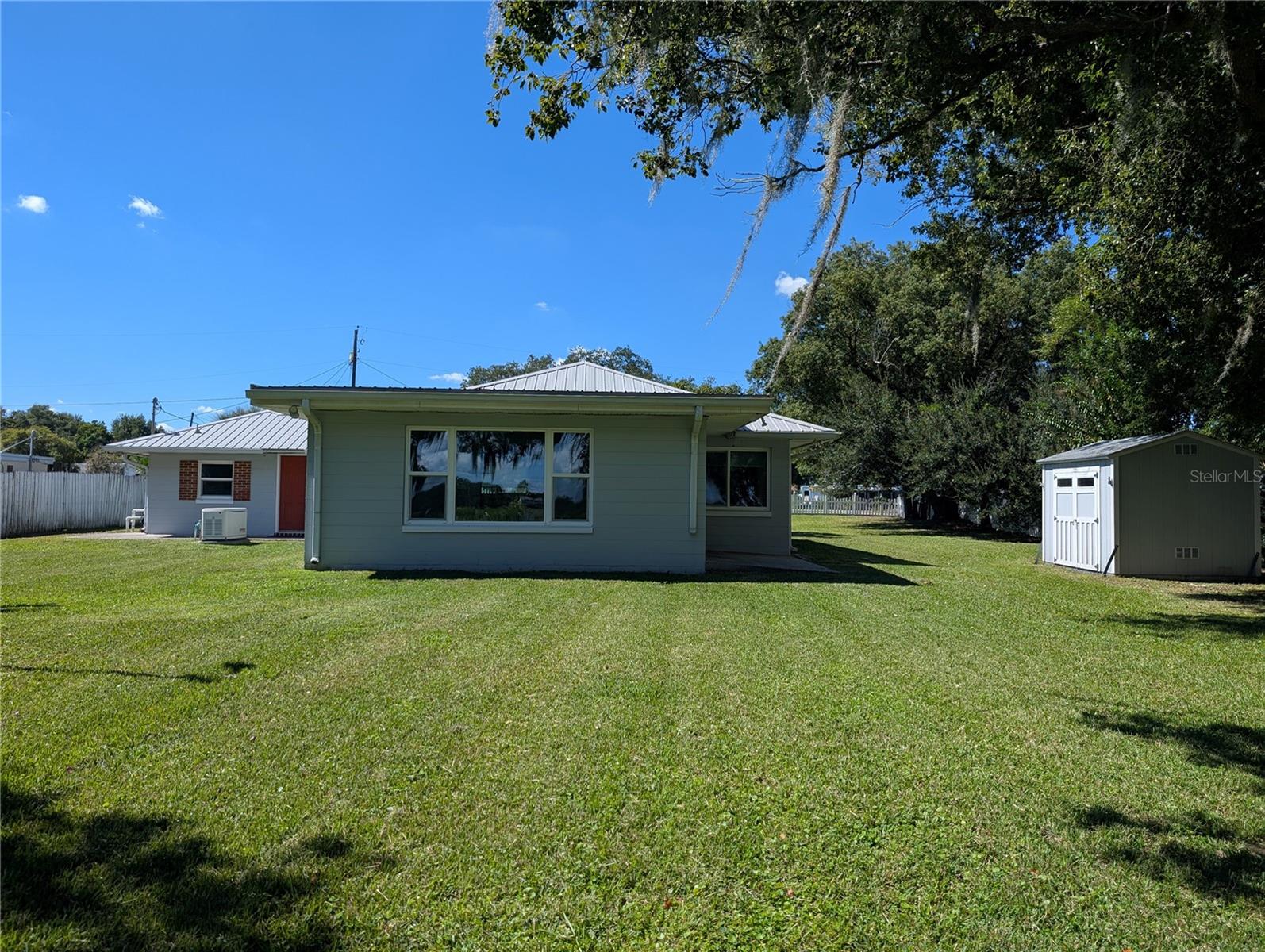 FLORIDA SHORES - Residential Lease