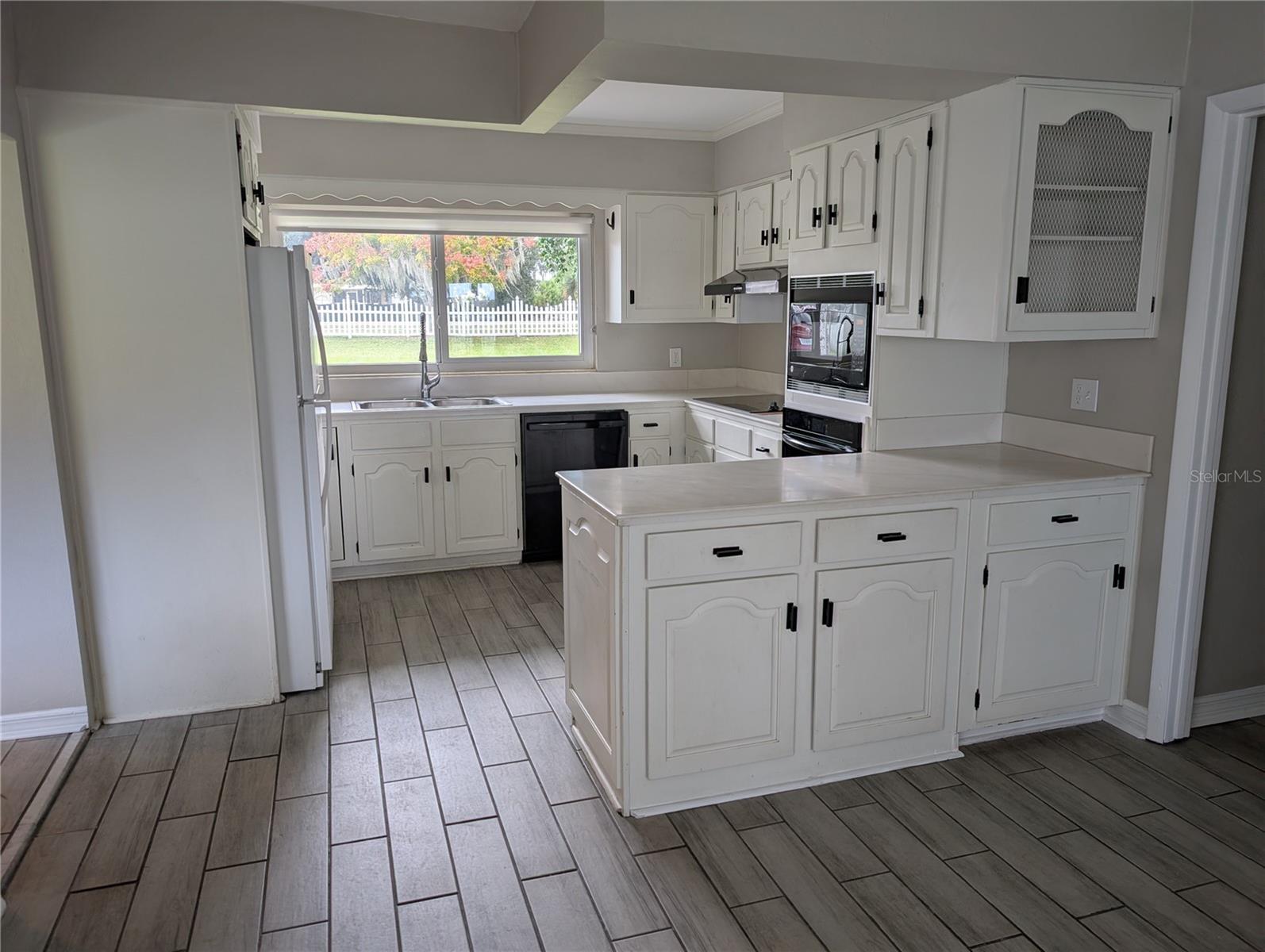 FLORIDA SHORES - Residential Lease