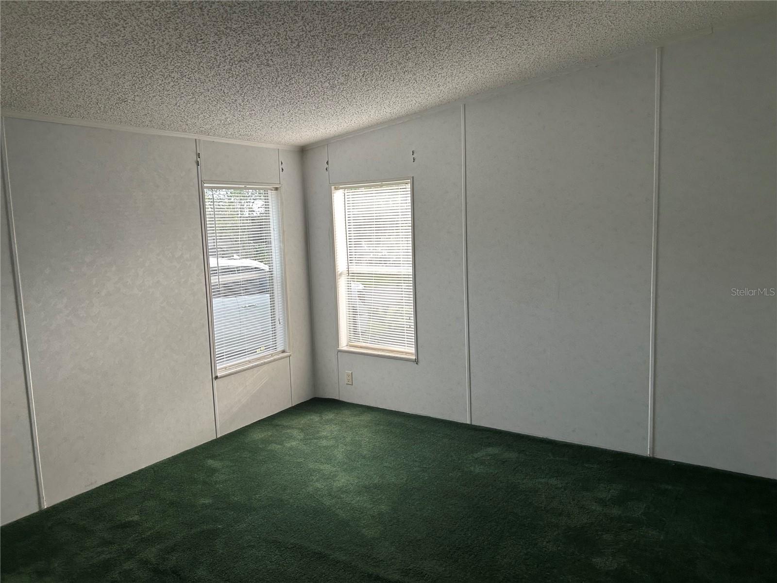 DELAND MOBILE HOMESITES UNREC 157 - Residential