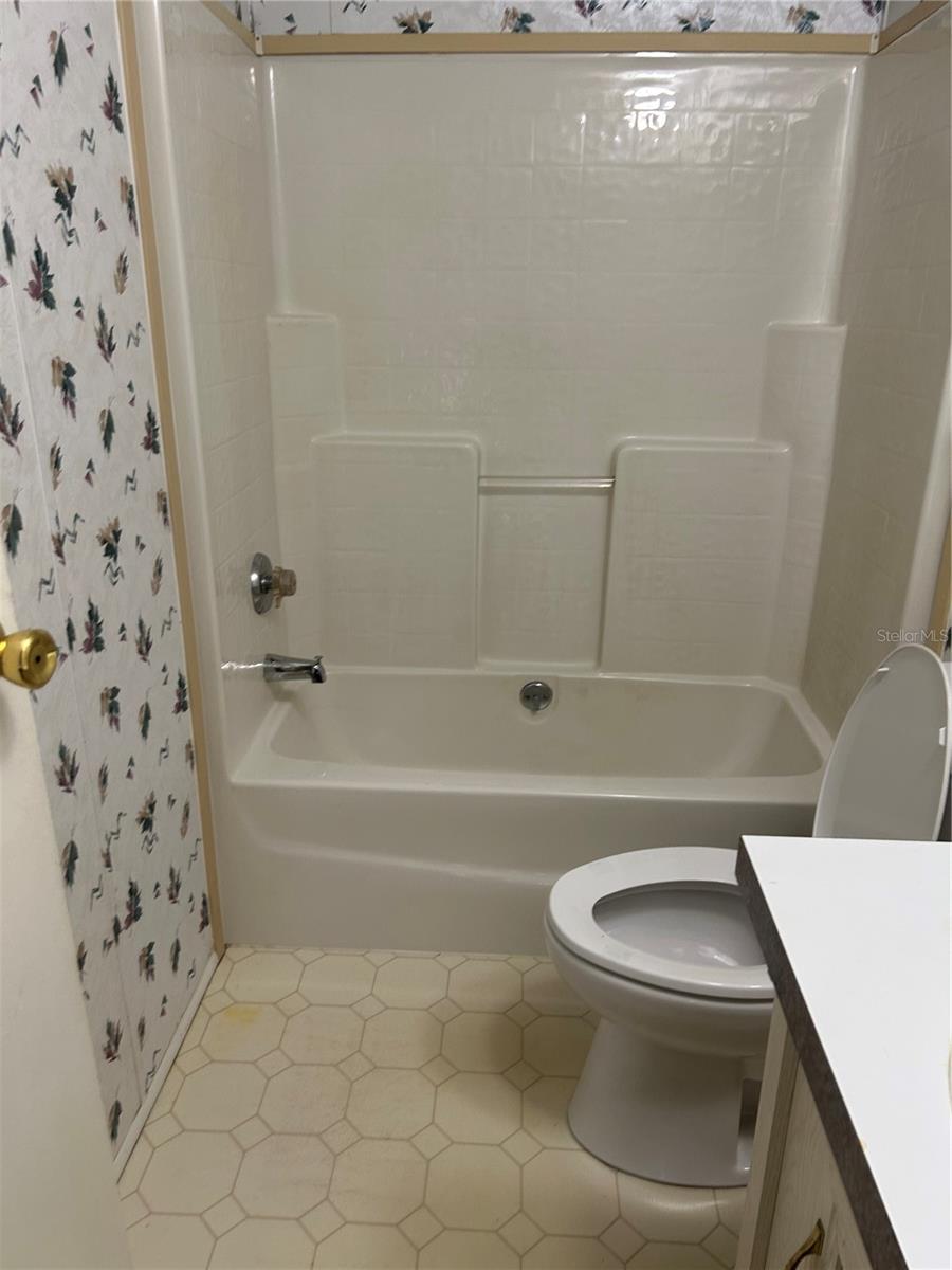 DELAND MOBILE HOMESITES UNREC 157 - Residential