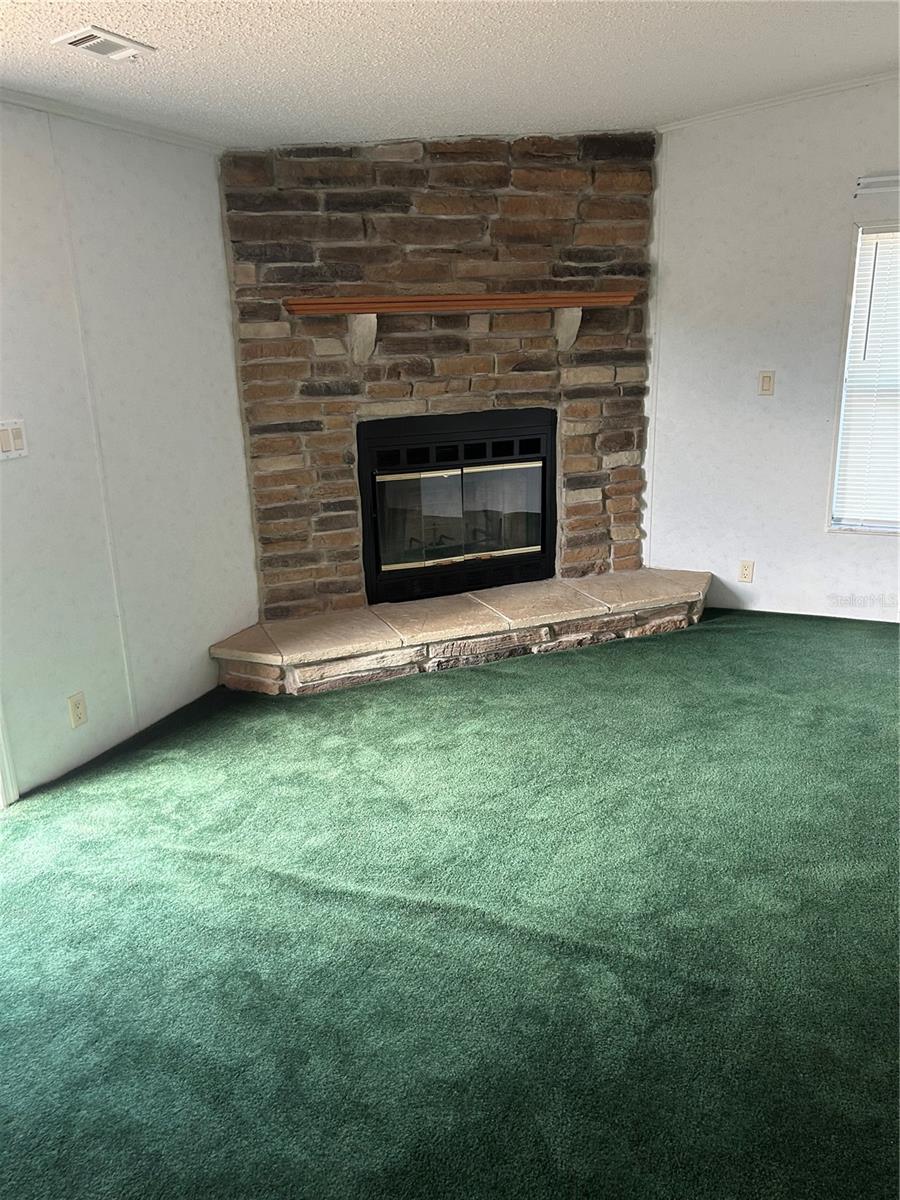 DELAND MOBILE HOMESITES UNREC 157 - Residential