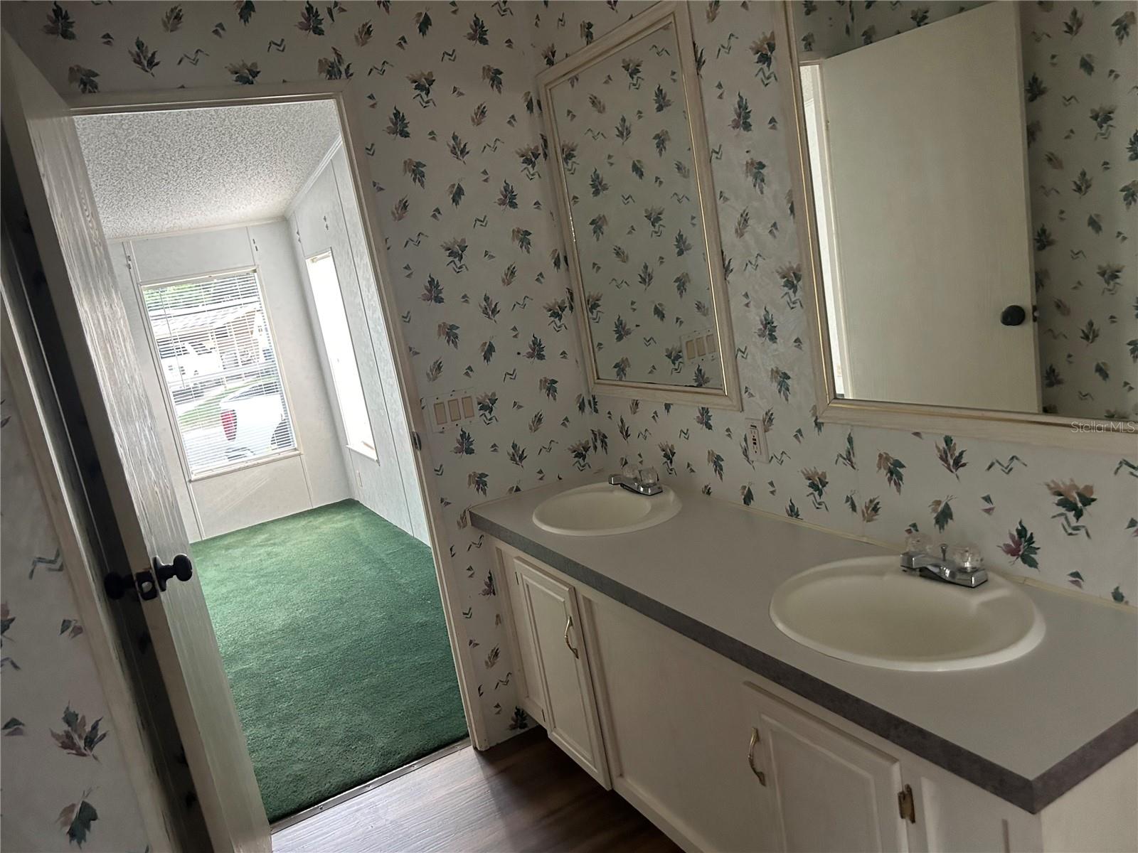 DELAND MOBILE HOMESITES UNREC 157 - Residential