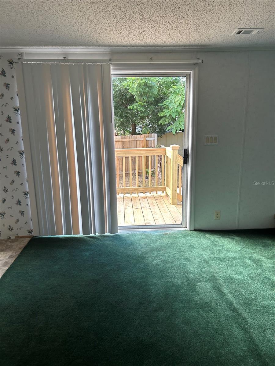 DELAND MOBILE HOMESITES UNREC 157 - Residential