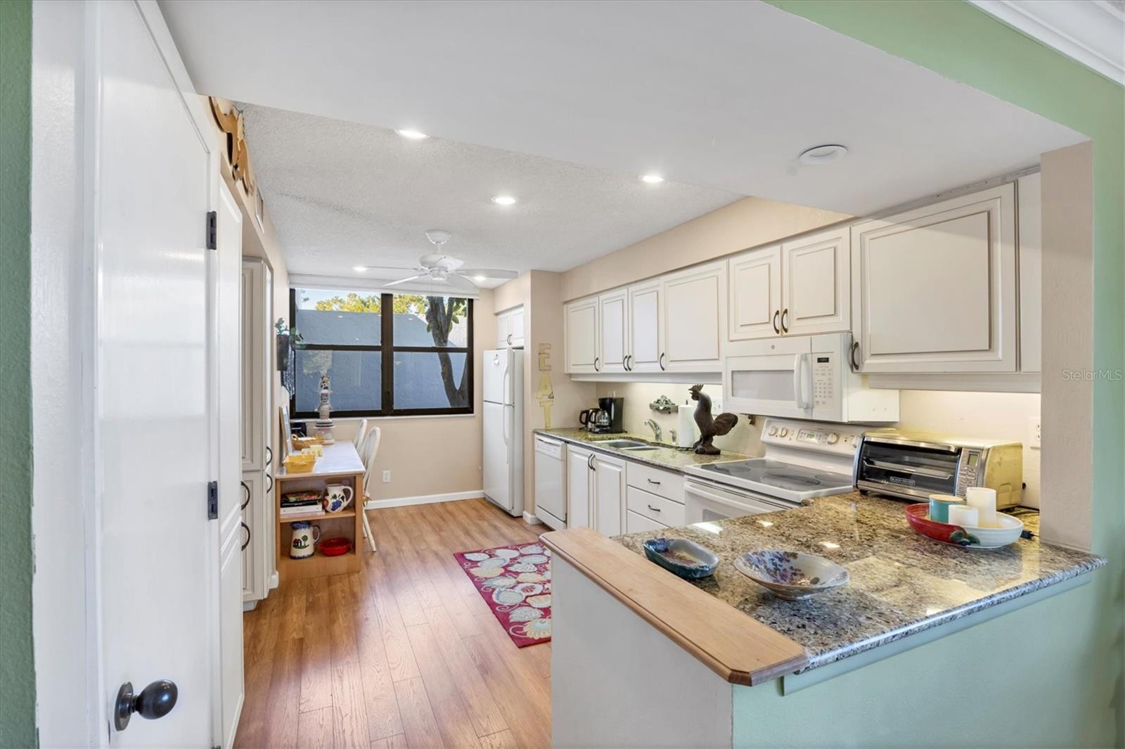 BAYPORT BCH & TEN PH E - Residential