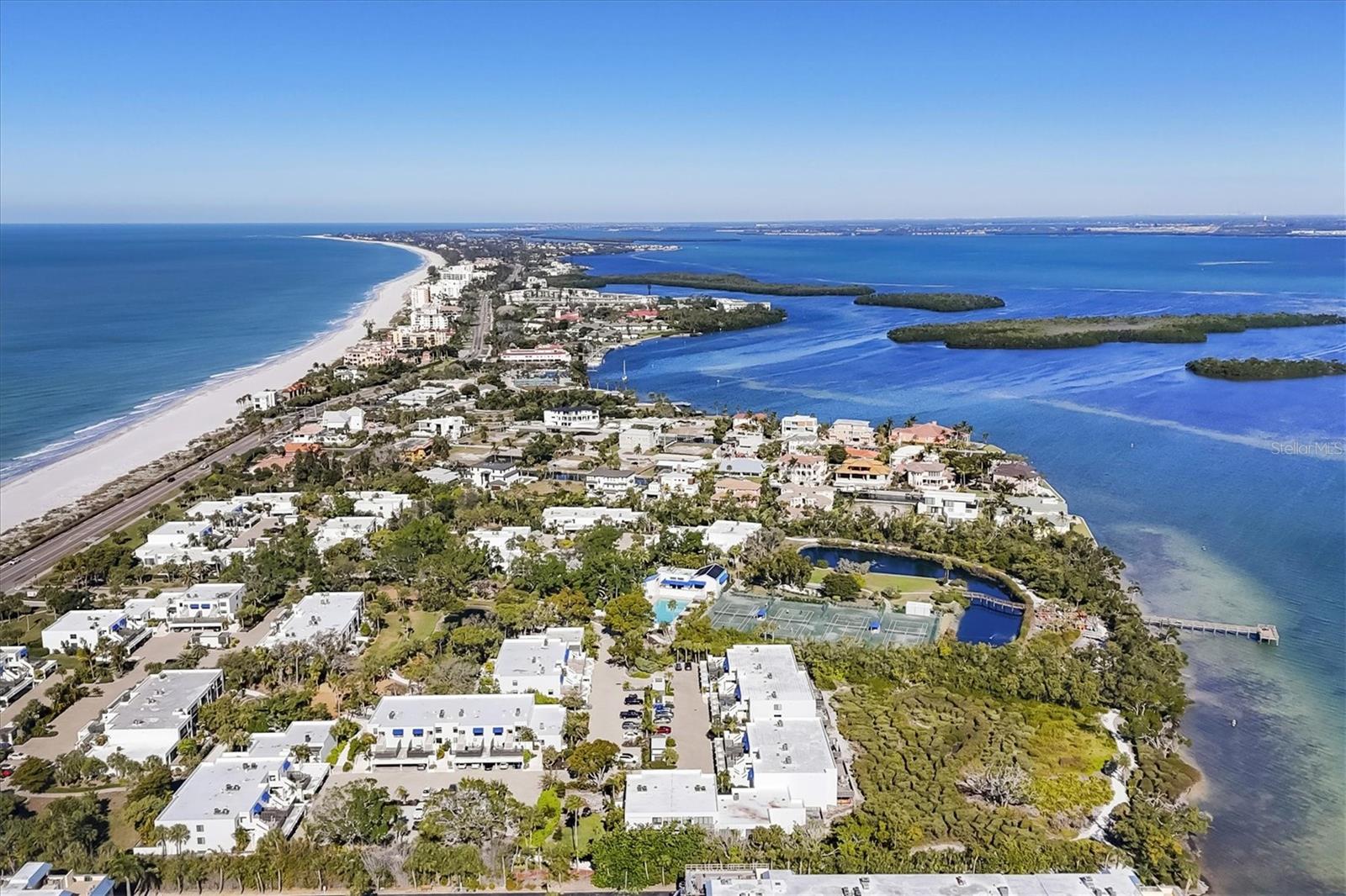 BAYPORT BCH & TEN PH E - Residential