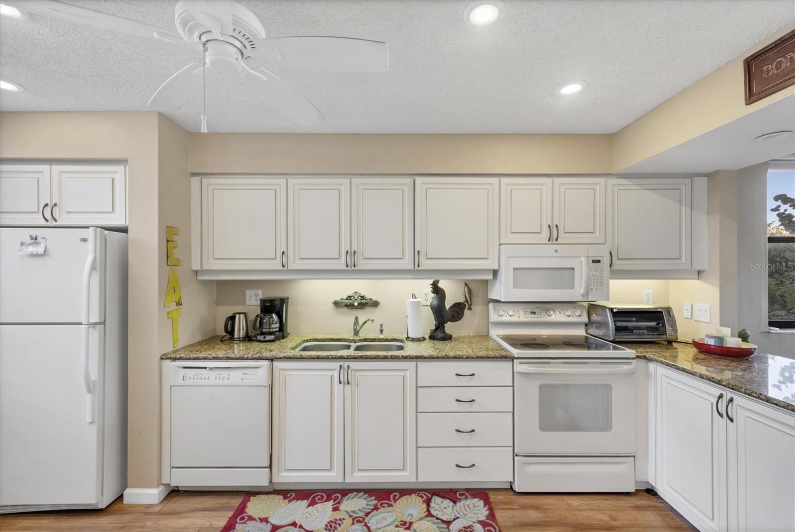 BAYPORT BCH & TEN PH E - Residential