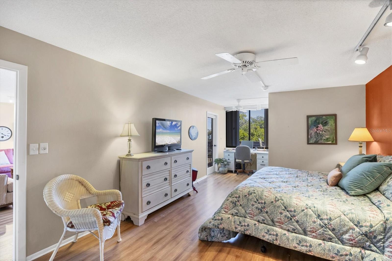 BAYPORT BCH & TEN PH E - Residential