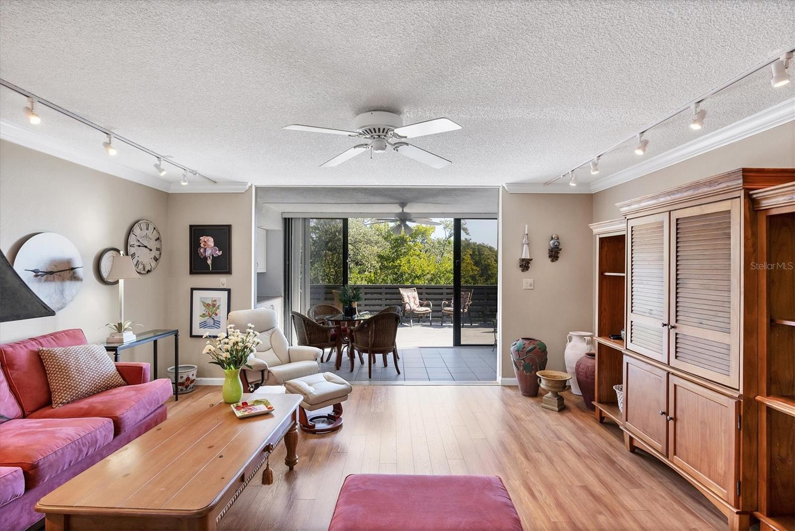 BAYPORT BCH & TEN PH E - Residential