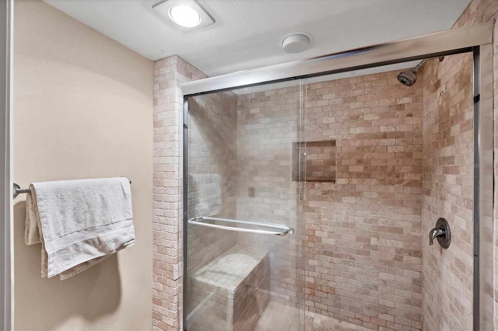 BAYPORT BCH & TEN PH E - Residential