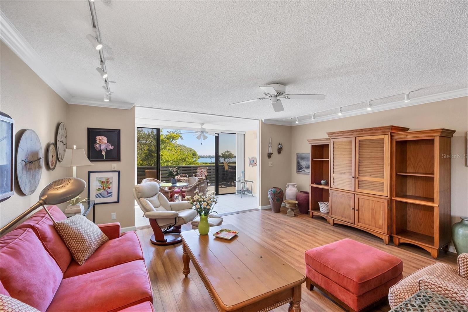 BAYPORT BCH & TEN PH E - Residential