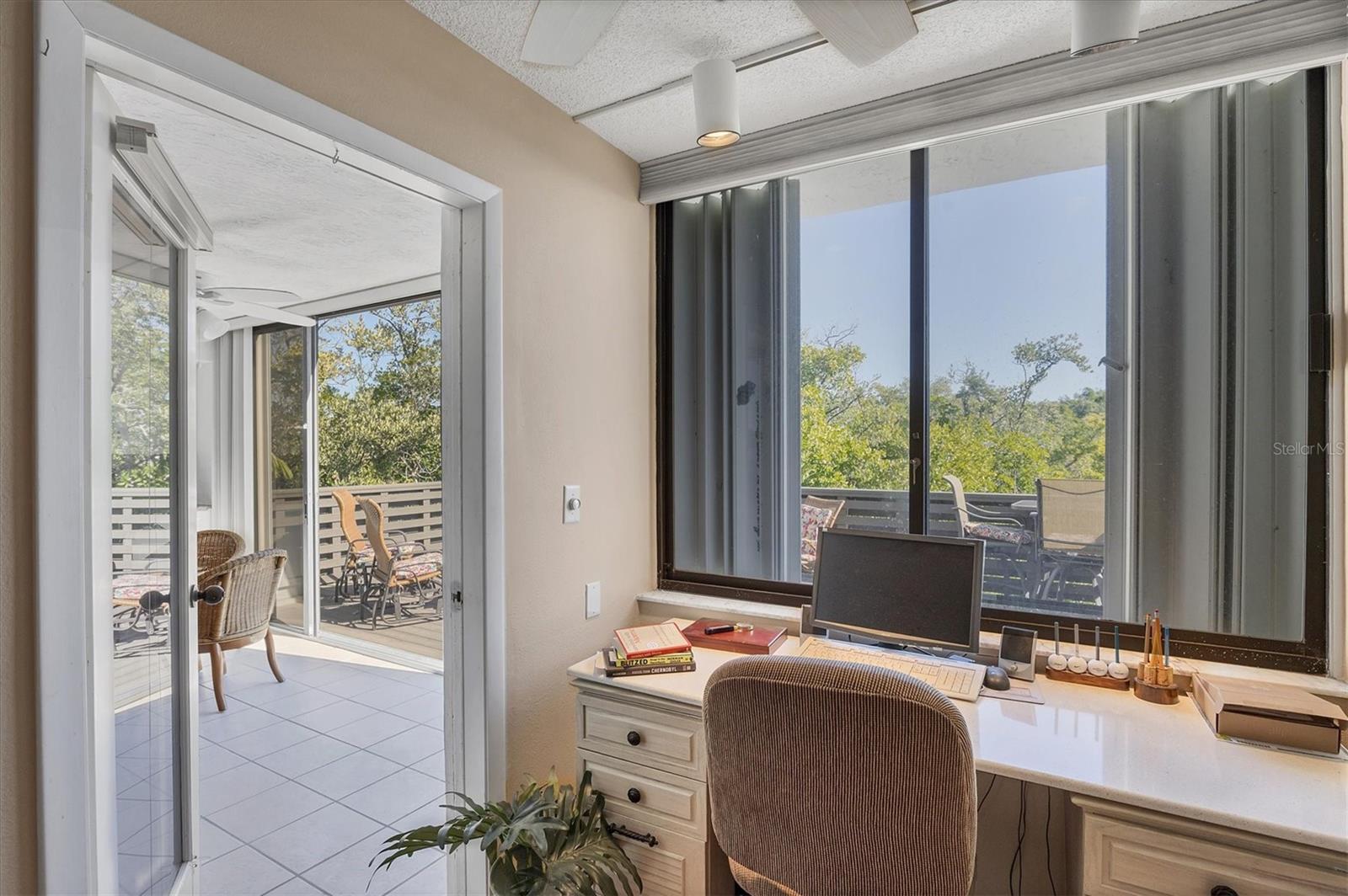 BAYPORT BCH & TEN PH E - Residential