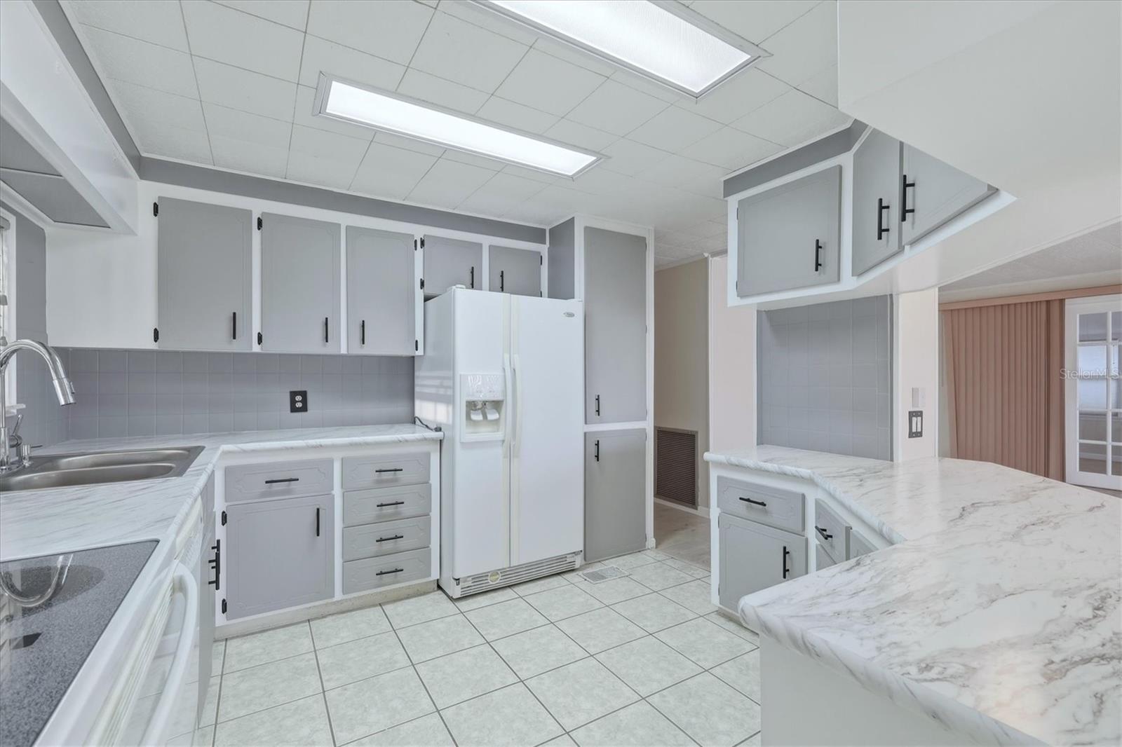 SHADOW BROOK MOBILE HOME - Residential