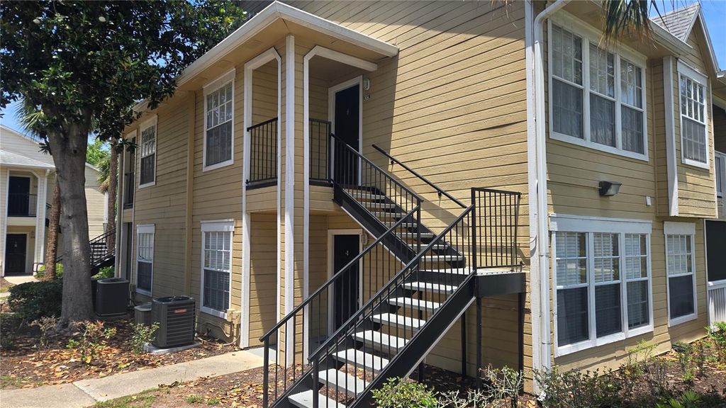 Photo of 1077 S Hiawassee Road #824, Orlando, FL 32835 (MLS # S5151116)