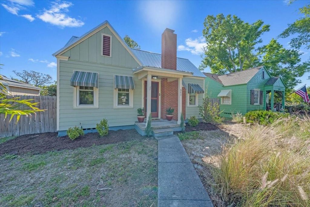 Photo of 943 Queen Street N, St Petersburg, FL 33713 (MLS # TB8489727)