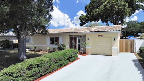 6067 43RD TERRACE N KENNETH CITY FL 33709