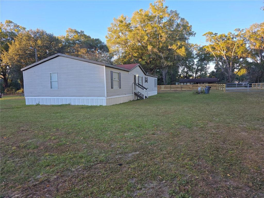 Photo of SE Hwy 42 Summerfield Fl 34491, Summerfield, FL 34491 (MLS # O6367218)