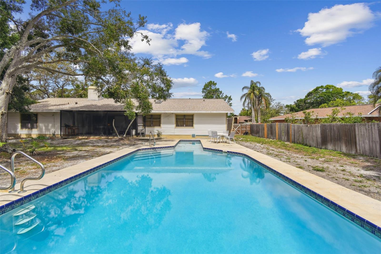 RAMBLEWOOD - Residential