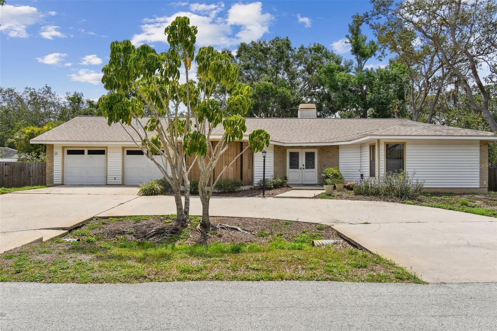 Photo of 10265 130th Street, Largo, FL 33774 (MLS # TB8398989)