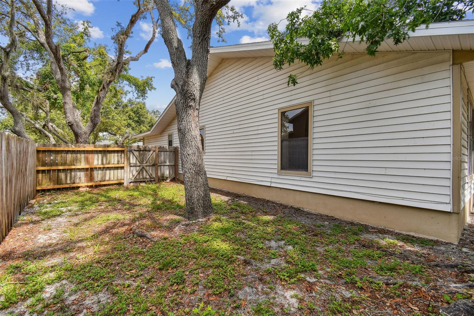 RAMBLEWOOD - Residential