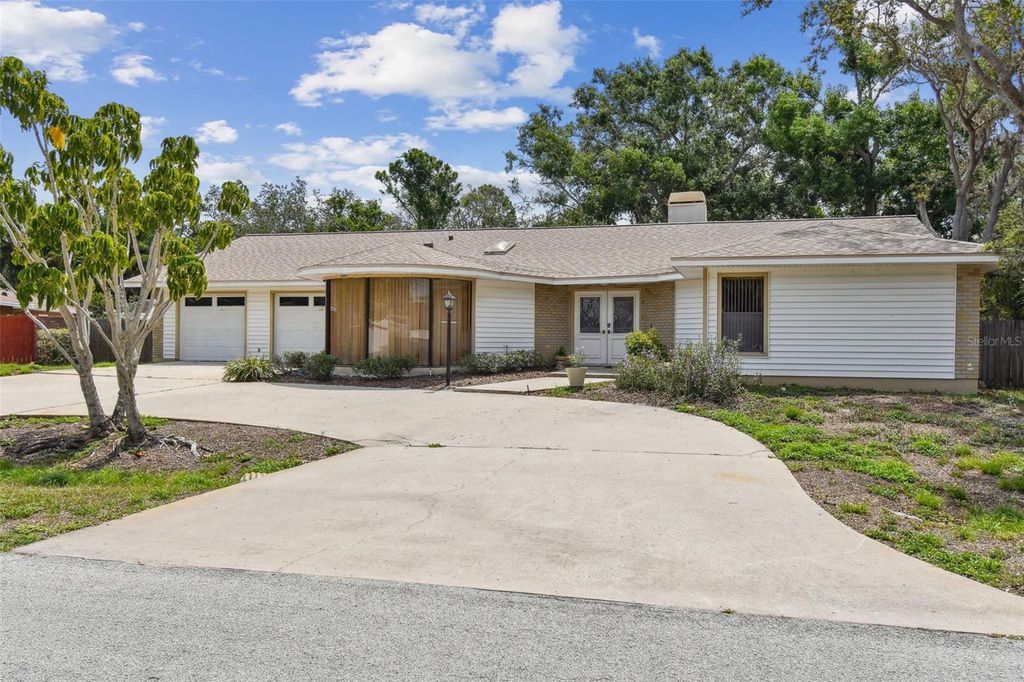 Photo of 10265 130th Street, Largo, FL 33774 (MLS # TB8398989)