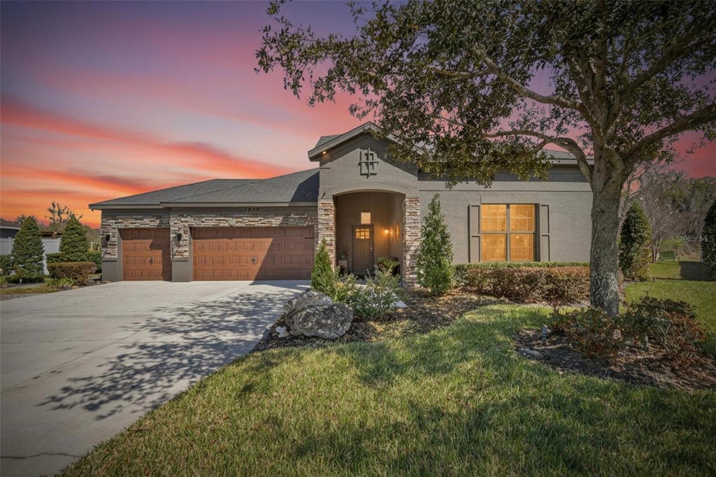 Photo of 1808 Via Chianti Street, Plant City, FL 33566 (MLS # L4964706)