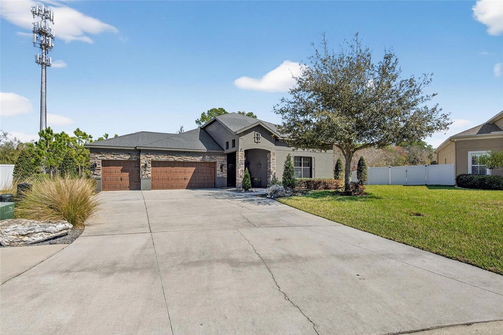 Photo of 1808 Via Chianti Street, Plant City, FL 33566 (MLS # L4964706)
