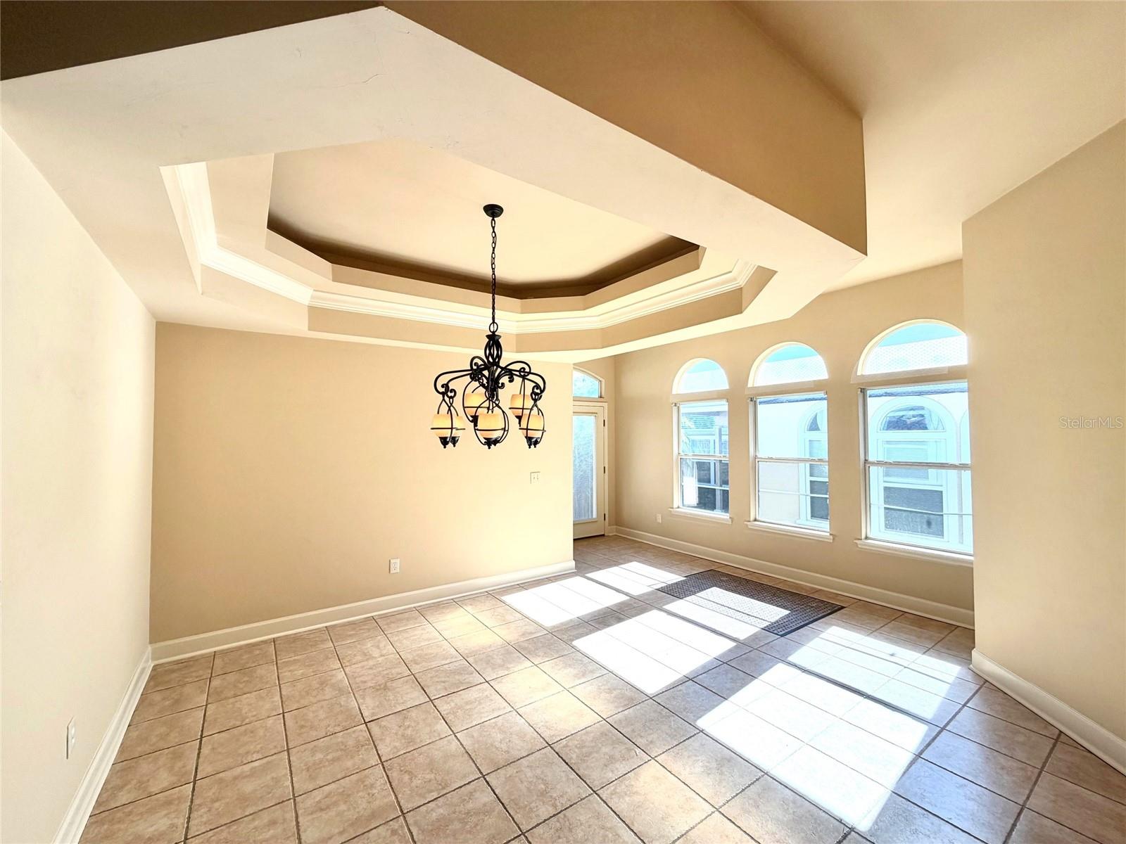 LAKEVIEW VILLAS - Residential