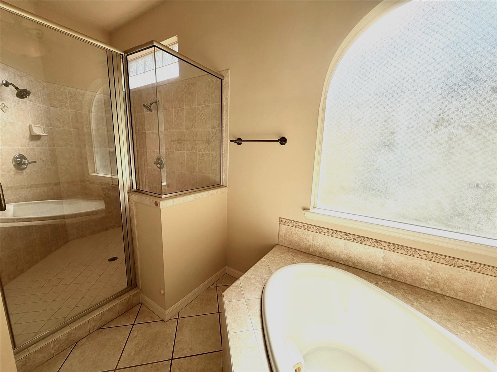 LAKEVIEW VILLAS - Residential