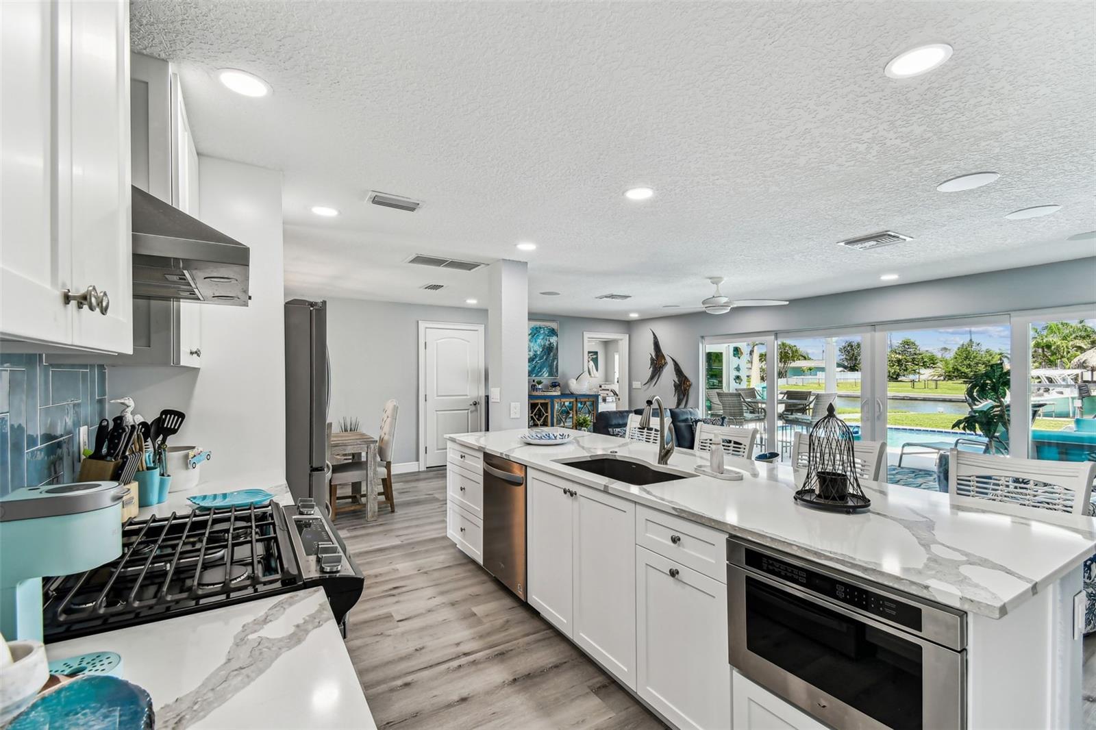 OAKHURST SHORES 5TH ADD - Residential