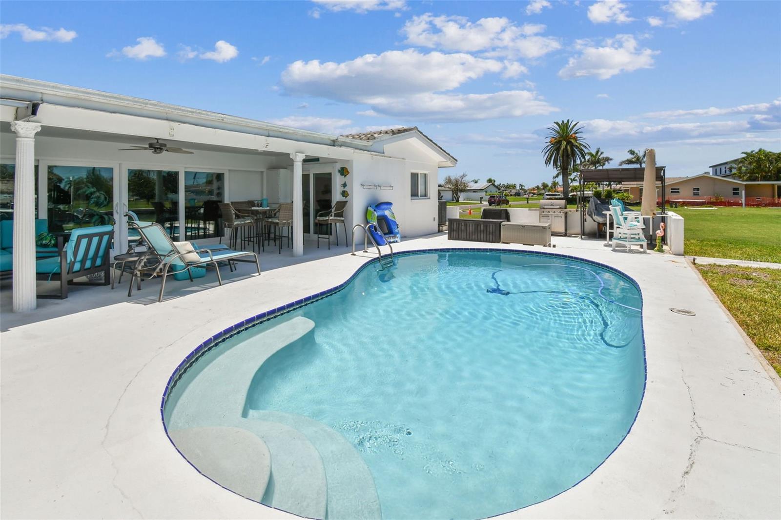 OAKHURST SHORES 5TH ADD - Residential