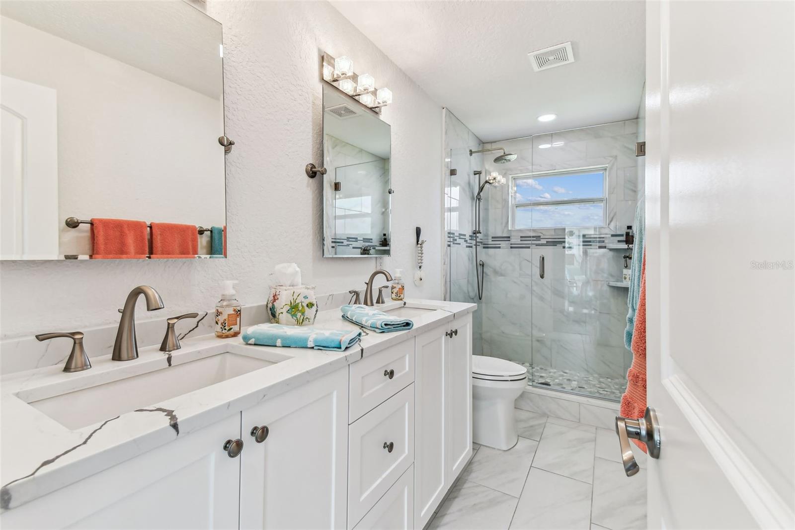 OAKHURST SHORES 5TH ADD - Residential