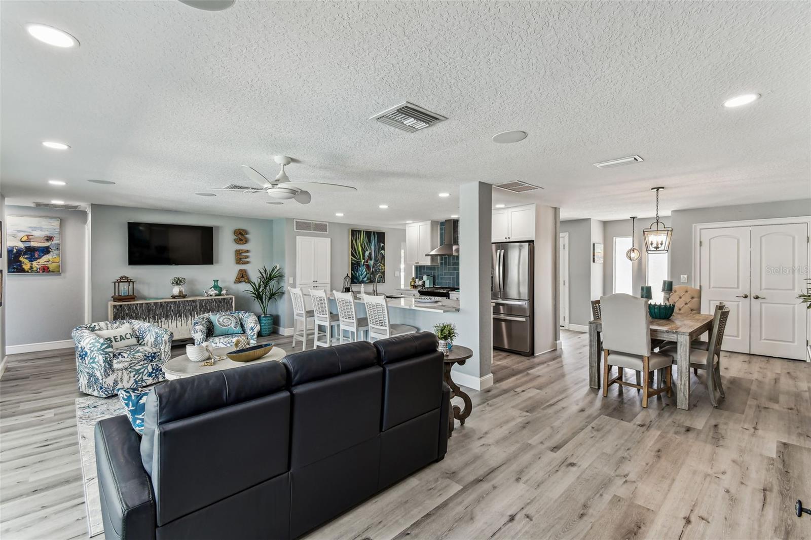 OAKHURST SHORES 5TH ADD - Residential