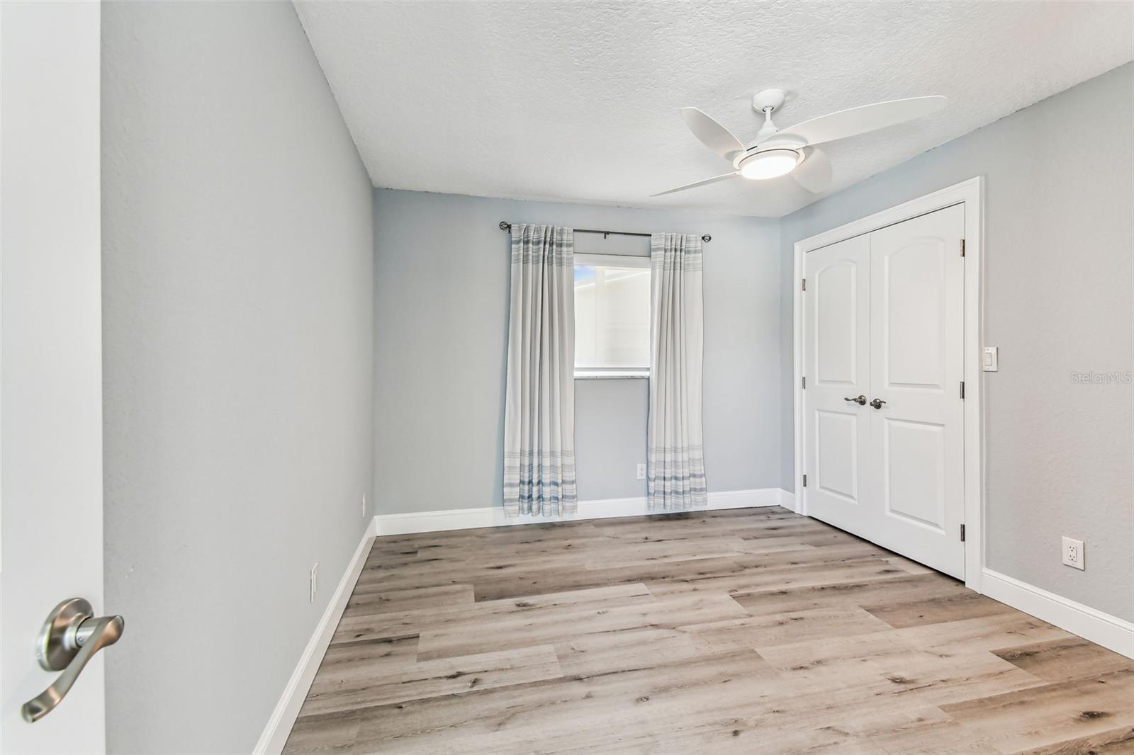 OAKHURST SHORES 5TH ADD - Residential