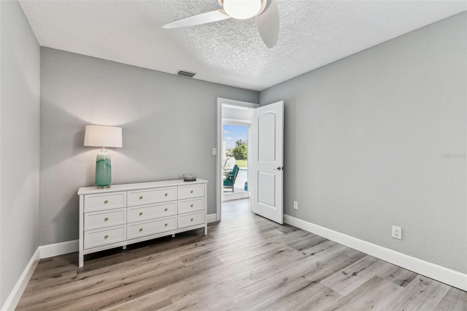 OAKHURST SHORES 5TH ADD - Residential