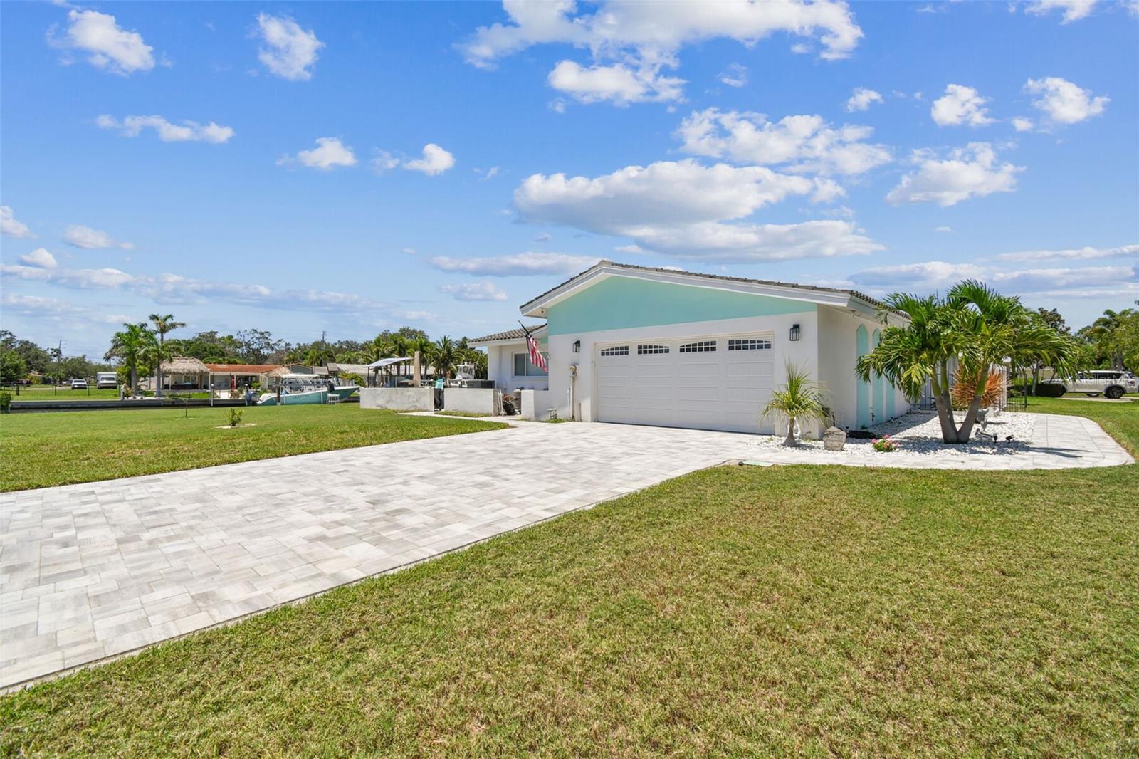 OAKHURST SHORES 5TH ADD - Residential