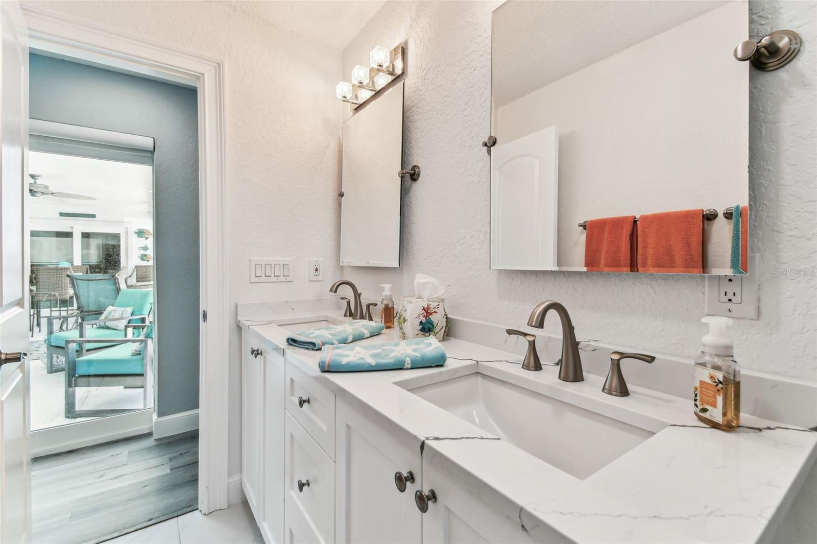 OAKHURST SHORES 5TH ADD - Residential