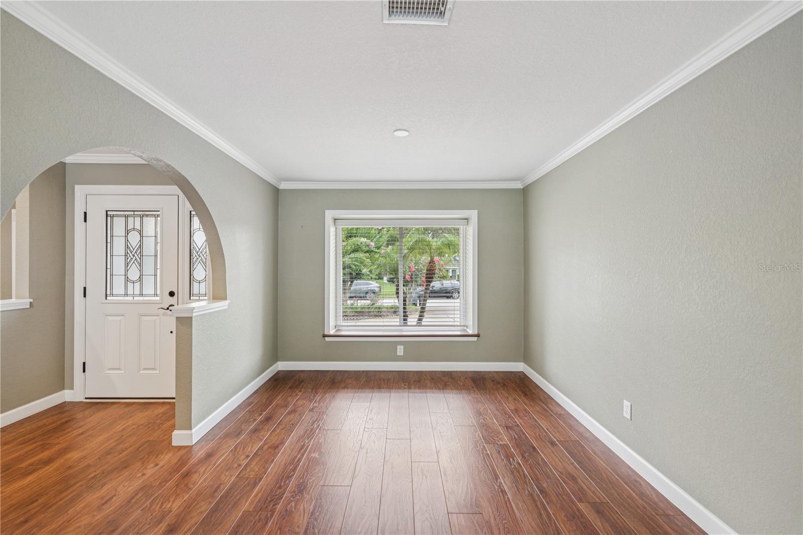 2827 OAK TREE LANE