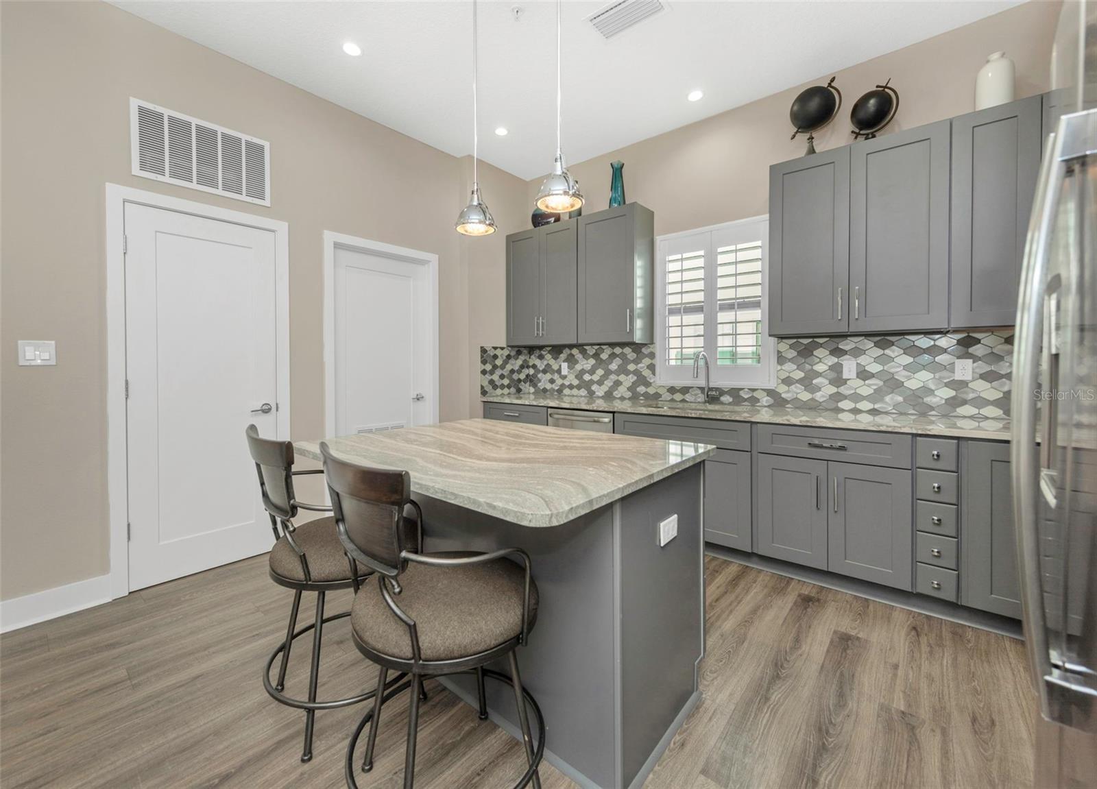 HIGHLAND TWNHMS - Residential