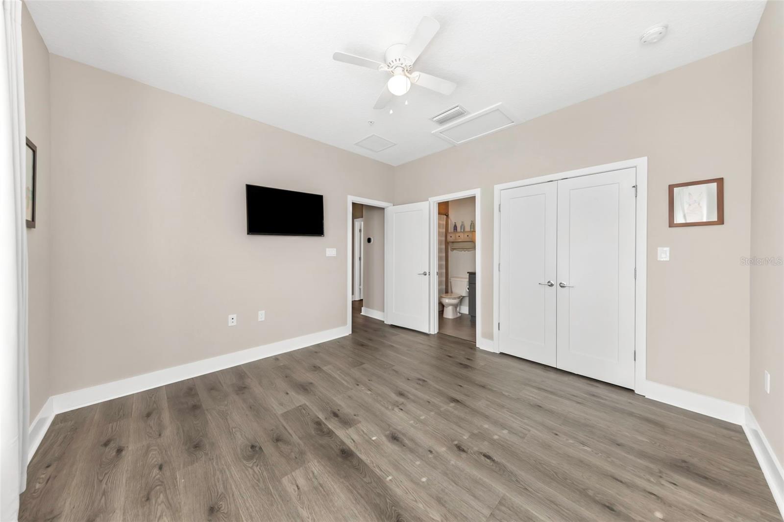 HIGHLAND TWNHMS - Residential