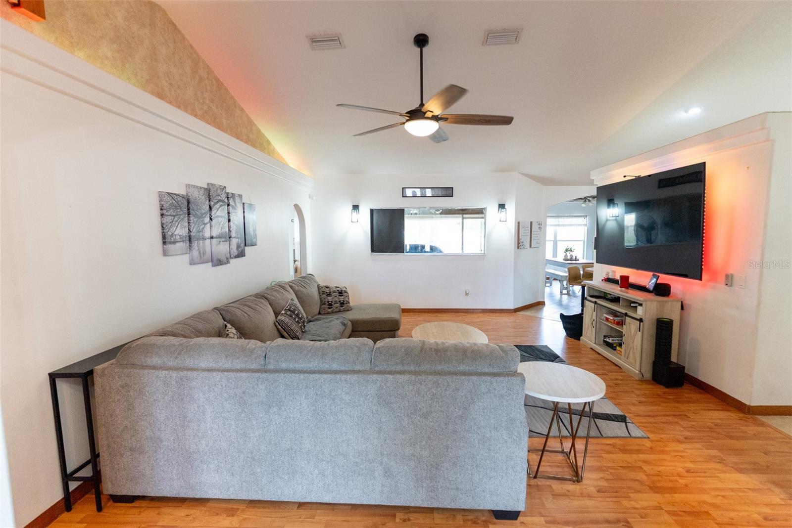 SILVER SPRINGS SHORES - Residential