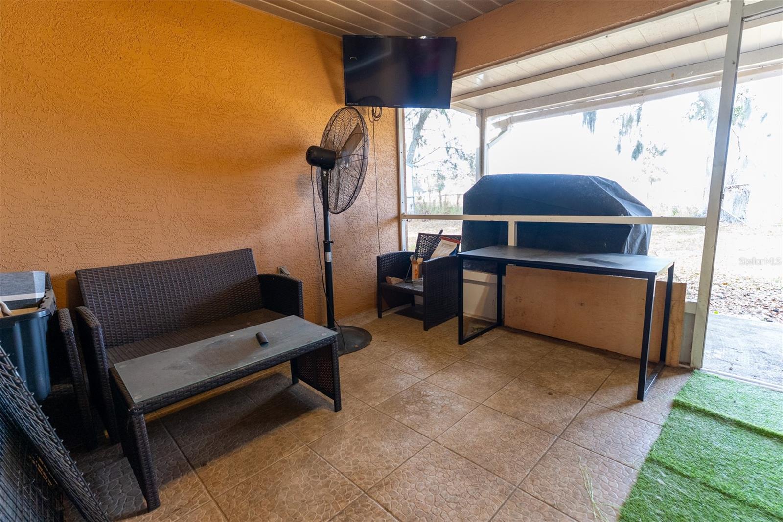 SILVER SPRINGS SHORES - Residential